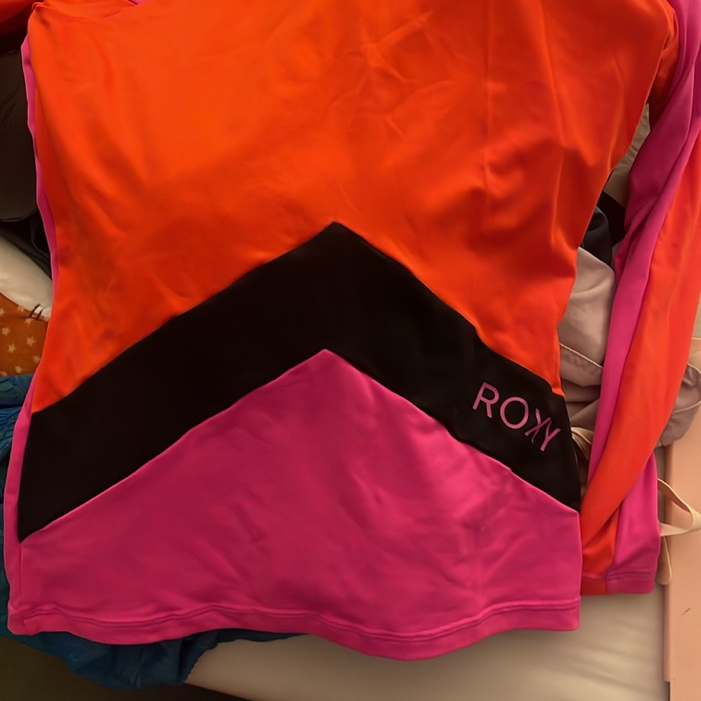 ROXY Rashguard - Picture 2 of 2